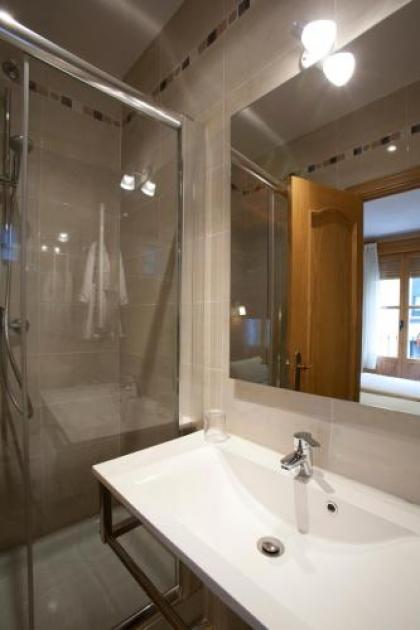 Hostal Zabala - image 4
