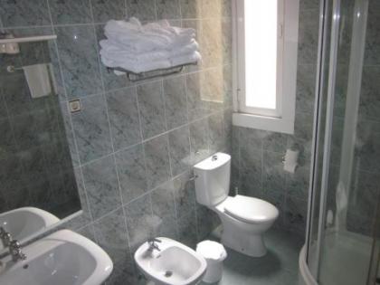 Hostal Miami - image 15