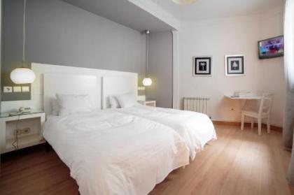 Hostal Adriano - image 1