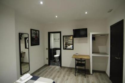 Hostal MH Fuencarral - image 8