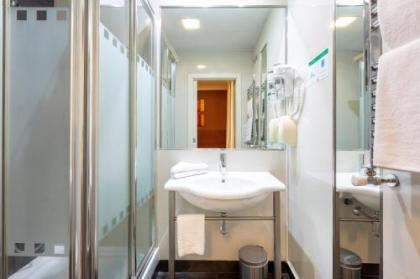 Hostal Abadia Madrid - image 17
