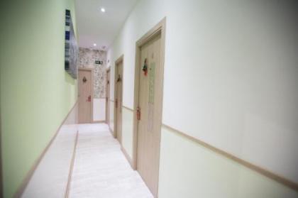 Hostal Adis - image 10