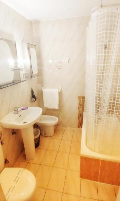 Hostal Prada - image 5