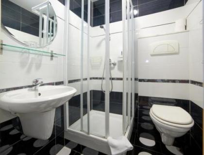 Hostal Adria Santa Ana - image 15