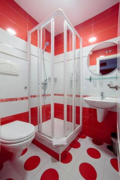 Hostal Adria Santa Ana - image 19