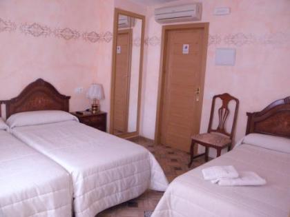 Hostal Paquita - image 11