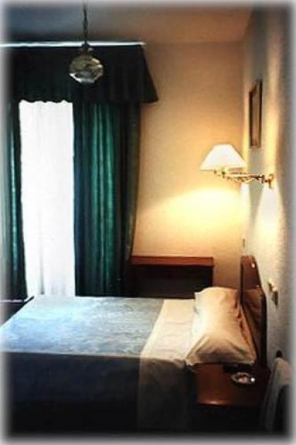 Hostal Rivera - Atocha - image 2