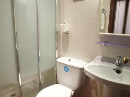 Hostal Aliste - image 2