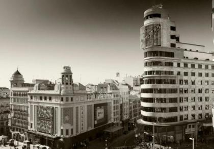 Hostal Valencia Madrid - image 2
