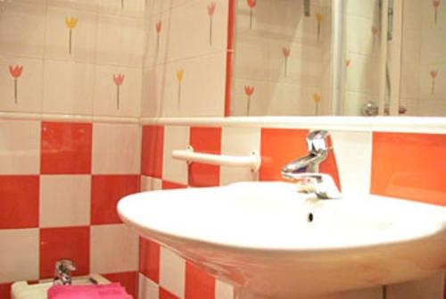 Hostal Arco Iris - image 2