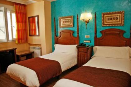 Hostal Victoria II - image 20