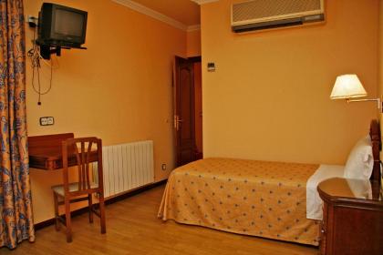 Hostal Victoria III - image 12
