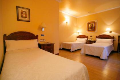 Hostal Victoria III - image 23