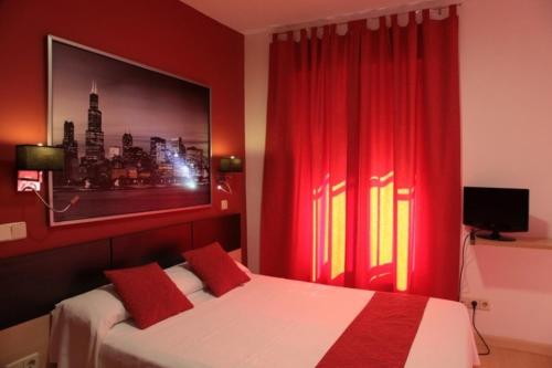 Hostal Falfes - image 4