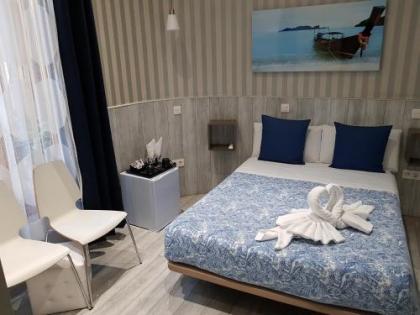 Hostal Main Street Madrid - image 19
