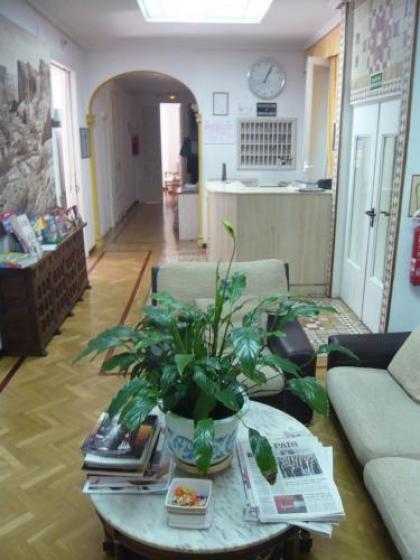 Hostal Triana - image 10