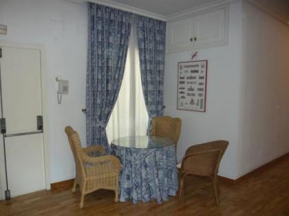 Hostal Triana - image 11
