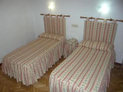 Hostal Triana - image 19