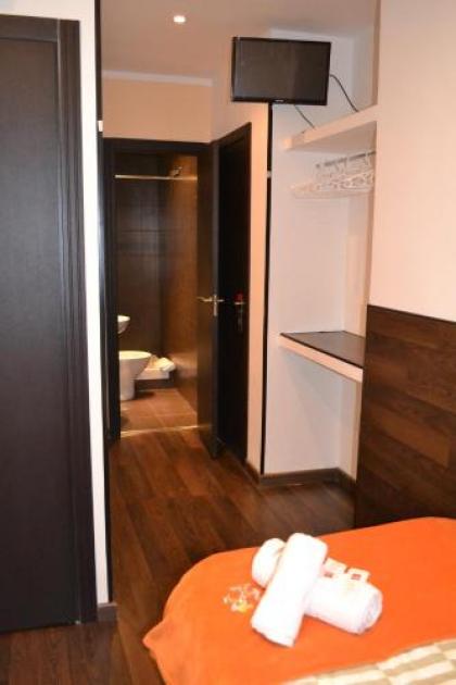 Hostal El Brezo - image 5