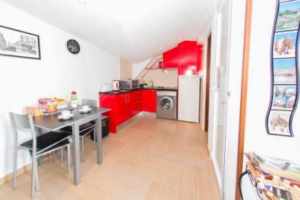 Apartamentos Madrid Centro - image 18