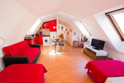 Apartamentos Madrid Centro - image 2