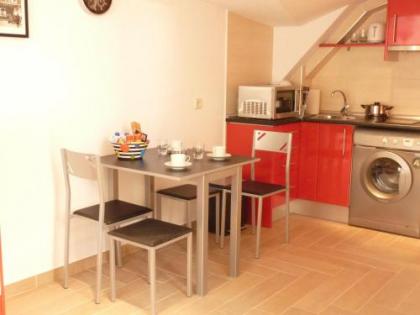 Apartamentos Madrid Centro - image 3