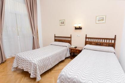 Hostal Biarritz - image 10