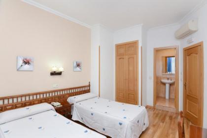 Hostal Biarritz - image 11