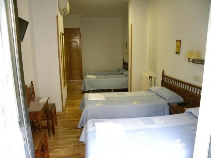 Hostal Biarritz - image 13