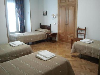 Hostal Biarritz - image 18