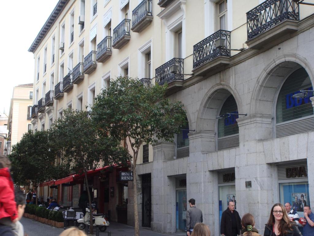 Hostal Riesco - image 3
