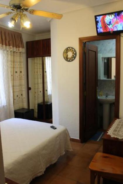 Hostal Xucar - image 17