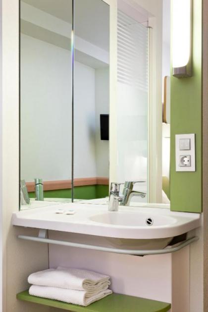 Ibis Budget Madrid Calle Alcala - image 5