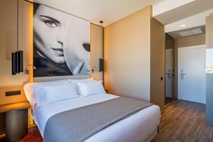 NH Collection Madrid Suecia - image 7