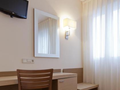 Hotel Mirador Puerta Del Sol - image 4