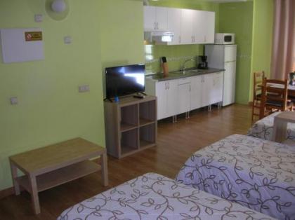 Apartamentos Barajas - image 12