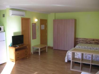 Apartamentos Barajas - image 14