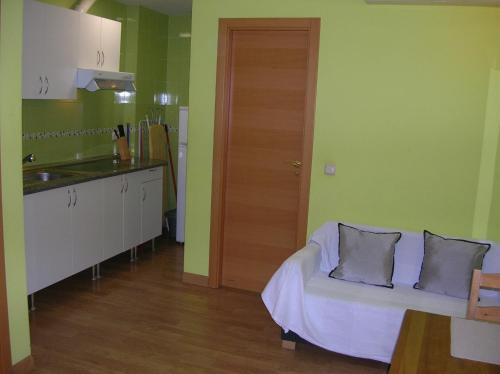 Apartamentos Barajas - image 4