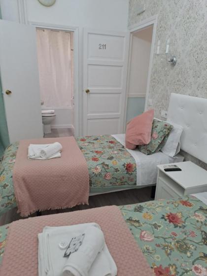 Hostal Milan - image 22
