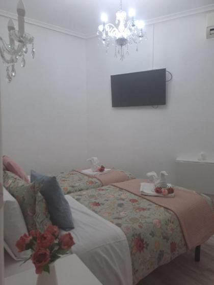Hostal Milan - image 24