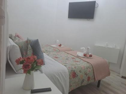 Hostal Milan - image 25
