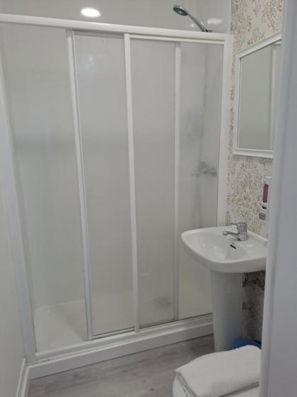 Hostal Milan - image 30