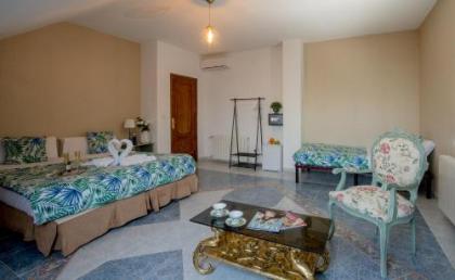 Escala Suites - image 13