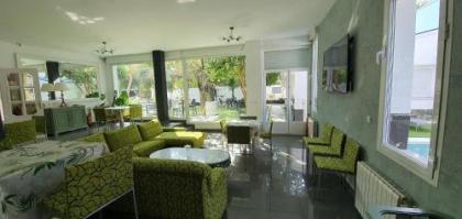 Escala Suites - image 7