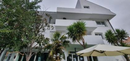 Escala Suites - image 9