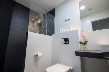 Hostal Overnight Madrid - image 17