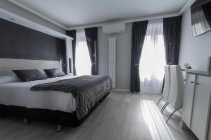 Hostal Overnight Madrid - image 3