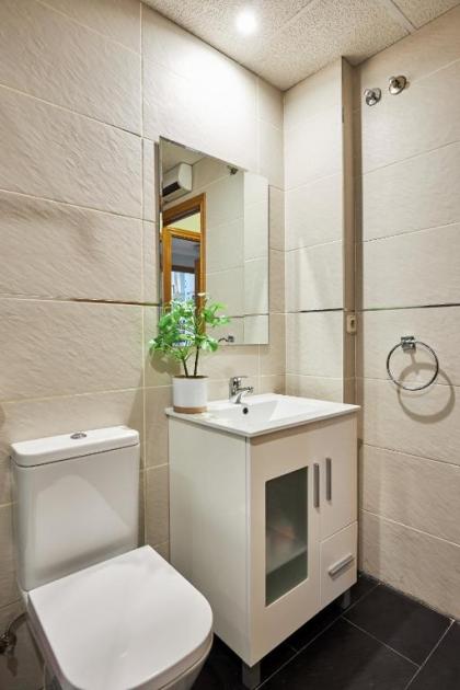 Conde Duque Prime by Presidence Rentals - image 8