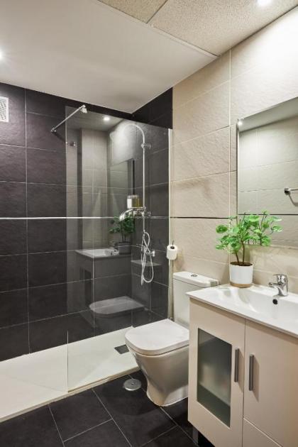 Conde Duque Prime by Presidence Rentals - image 9