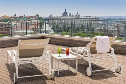 Barcelo Torre de Madrid - image 8